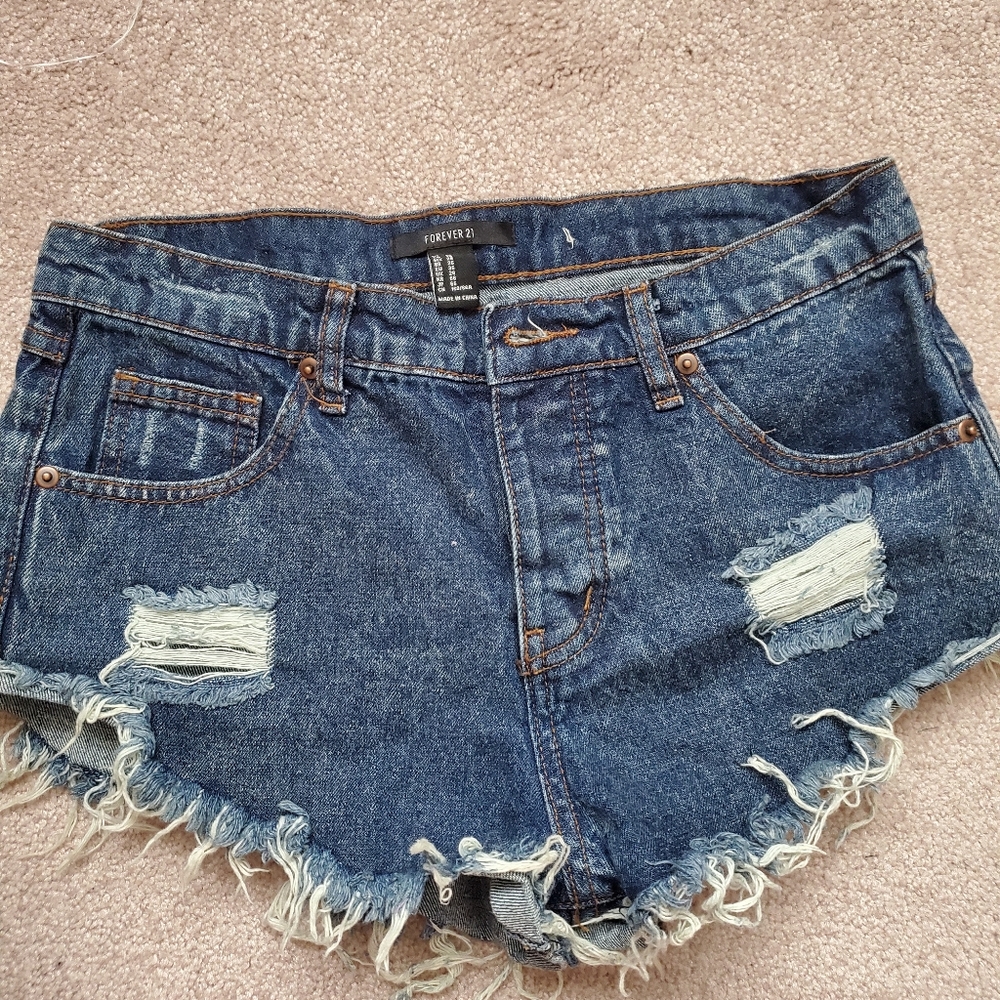 Shorts - Picture 5 of 8